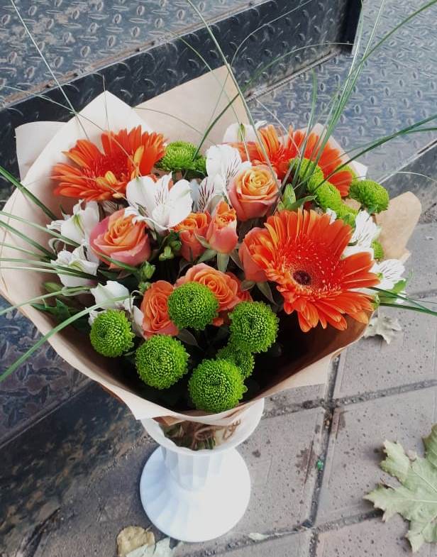 Букет цветов из: Герберы, Хризантемы, Альстромерии и Розы в Пустошке