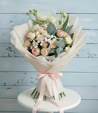 Букет цветов из:  Розы и Лизиантусы в Пустошке