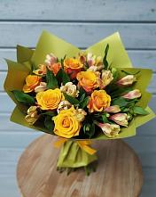 Букет цветов из:  Альстромерии и Розы в Пустошке