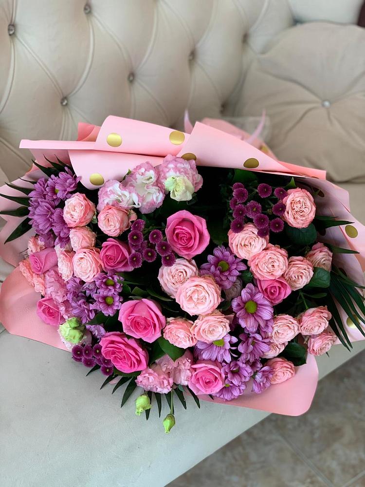 Букет цветов из: Хризантемы, Розы и Лизиантусы в Пустошке