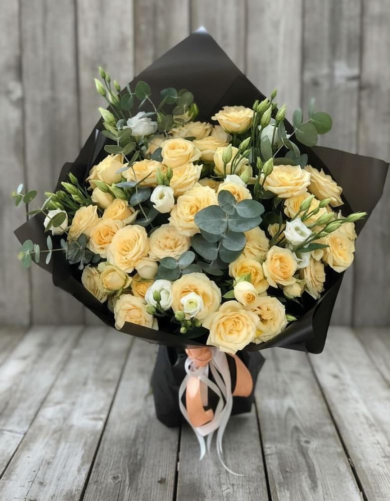 Букет цветов из: Розы и Лизиантусы в Пустошке