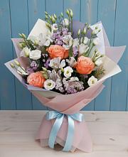 Букет цветов из:  Лизиантусы, Розы, Альстромерии и Гипсофила в Пустошке