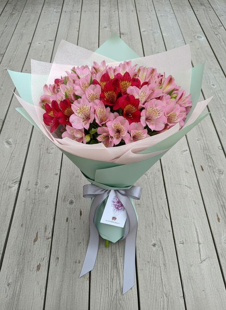 Букет цветов из: Альстромерии в Пустошке
