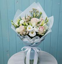 Букет цветов из:  Розы и Лизиантусы в Пустошке