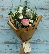 Букет цветов из:  Розы и Лизиантусы в Пустошке