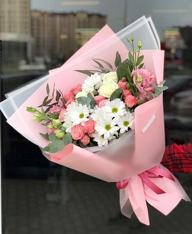 Букет цветов из: Розы, Лизиантусы и Хризантемы в Пустошке
