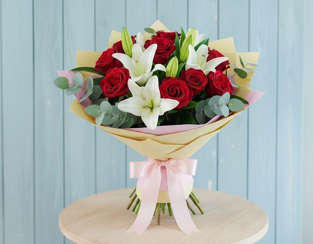 Букет цветов из: Лилии и Розы в Пустошке